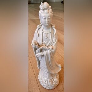 VTG 12" Blanc de Chine Guan Yin porcelain statue, figurine
